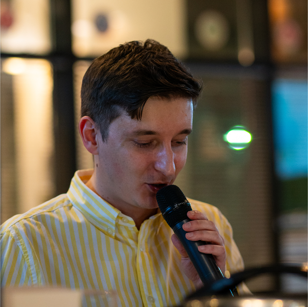 Ivan, host at the Wasted Wisdom Quiz Nights in Brussels